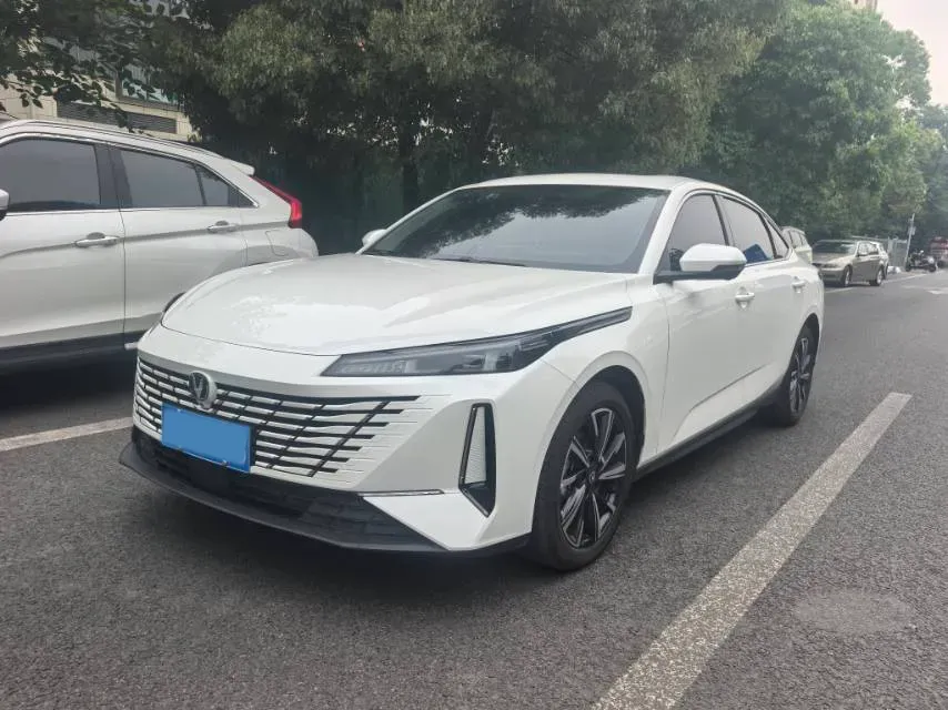 2025 ChangAn Eado 1.5T 192HP L4 7DCT,autocango,china used car exporter,china ev exporter,chinese used car exporter,chinese used ev exporter