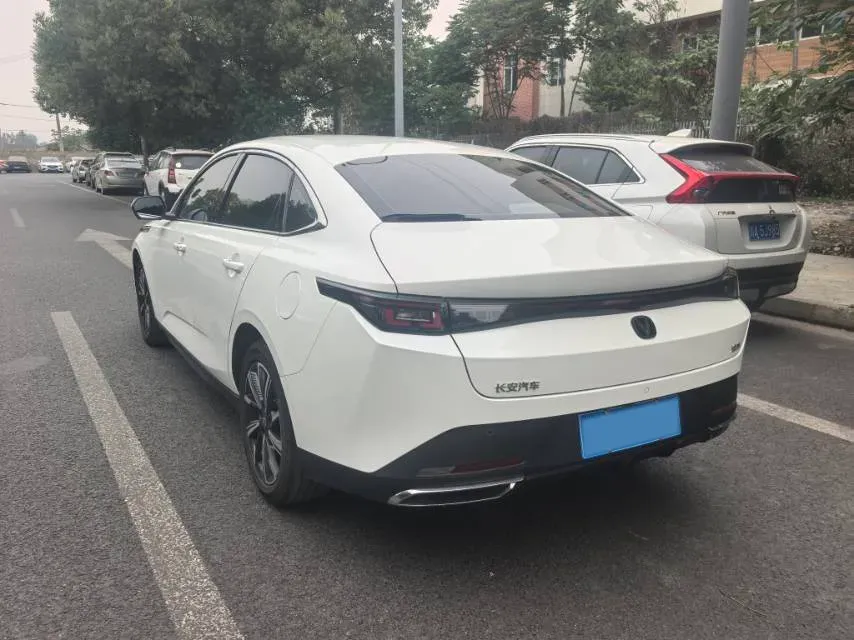 2025 ChangAn Eado 1.5T 192HP L4 7DCT,autocango,china used car exporter,china ev exporter,chinese used car exporter,chinese used ev exporter