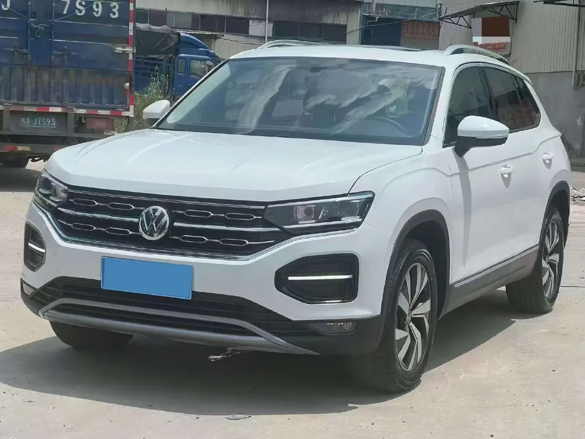 2019 MINI CLUBMAN 1.5T 102HP L3 6AT,autocango,china used car exporter,china ev exporter,chinese used car exporter,chinese used ev exporter