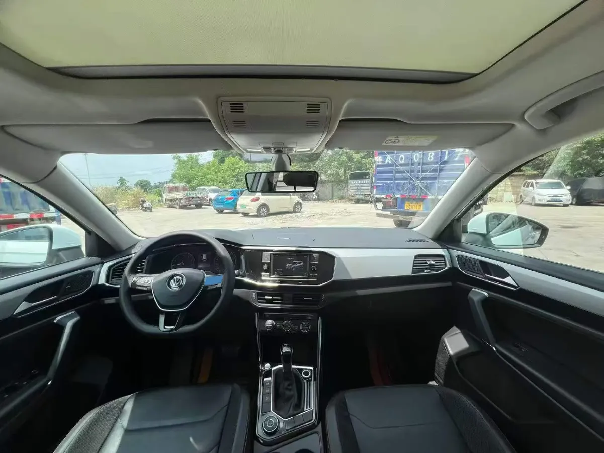 2019 MINI CLUBMAN 1.5T 102HP L3 6AT,autocango,china used car exporter,china ev exporter,chinese used car exporter,chinese used ev exporter