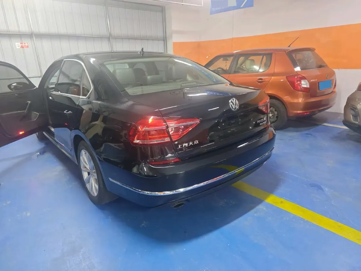 2017 Volkswagen Passat 1.8T 180HP L4 7DCT,autocango,china used car exporter,china ev exporter,chinese used car exporter,chinese used ev exporter