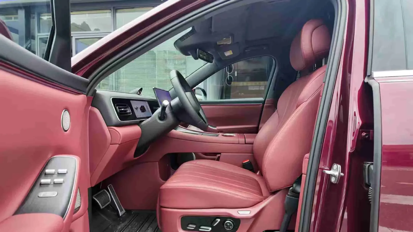 2026 AITO AITO M7 REEV 160HP REEV,autocango,china used car exporter,china ev exporter,chinese used car exporter,chinese used ev exporter
