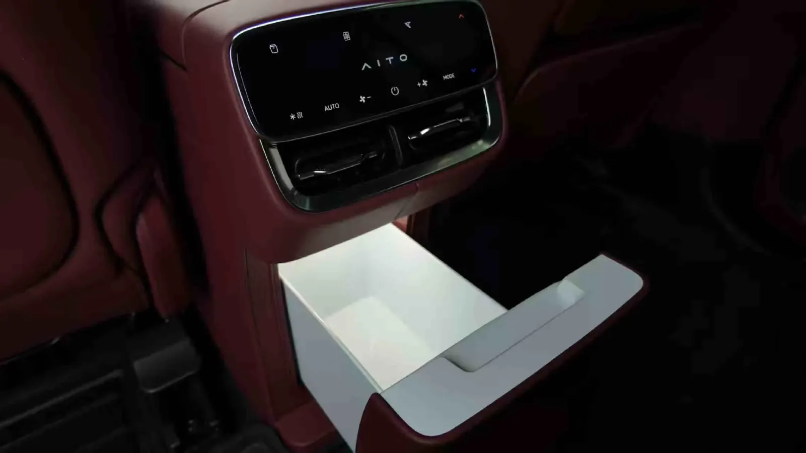 2026 AITO AITO M7 REEV 160HP REEV,autocango,china used car exporter,china ev exporter,chinese used car exporter,chinese used ev exporter