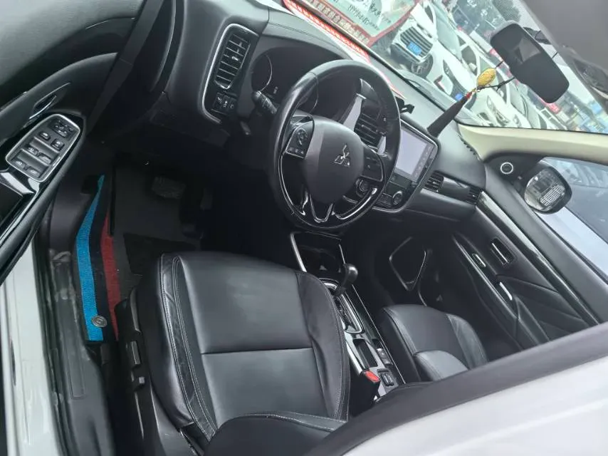 2019 Mitsubishi Outlander 2.0L 166HP L4 CVT,autocango,china used car exporter,china ev exporter,chinese used car exporter,chinese used ev exporter