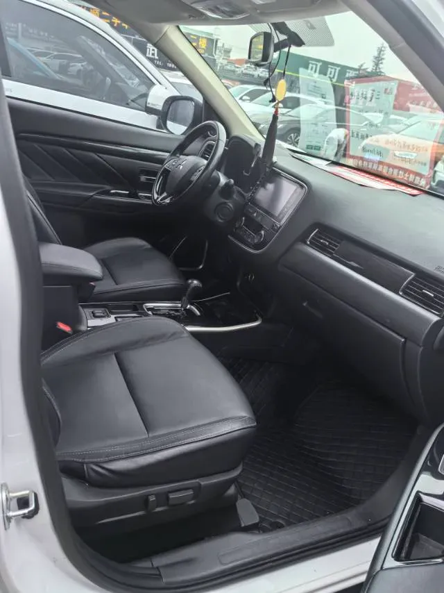 2019 Mitsubishi Outlander 2.0L 166HP L4 CVT,autocango,china used car exporter,china ev exporter,chinese used car exporter,chinese used ev exporter