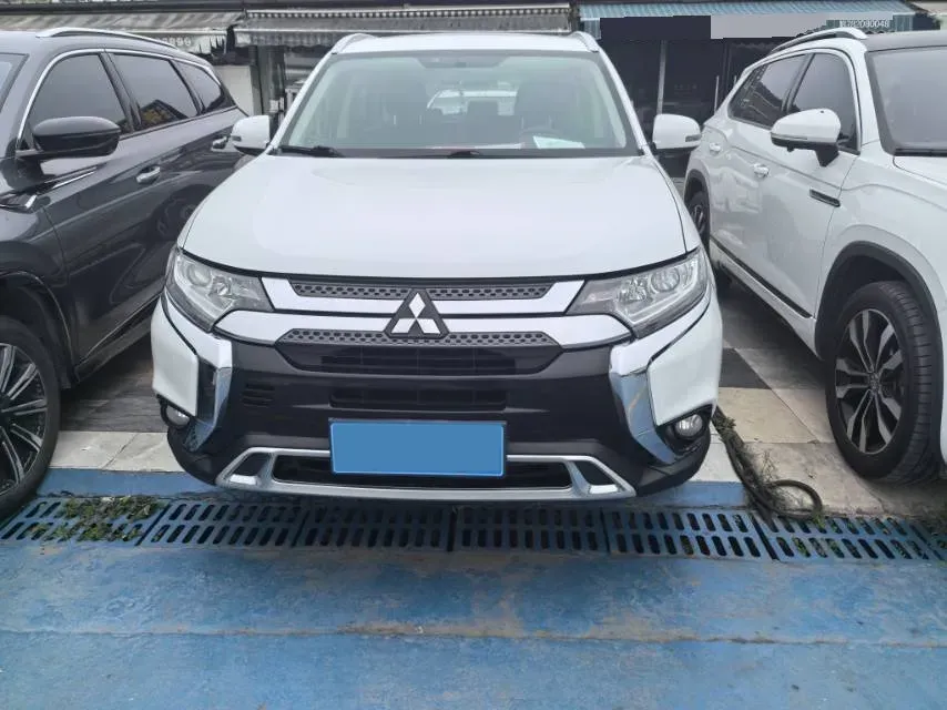 2019 Mitsubishi Outlander 2.0L 166HP L4 CVT,autocango,china used car exporter,china ev exporter,chinese used car exporter,chinese used ev exporter