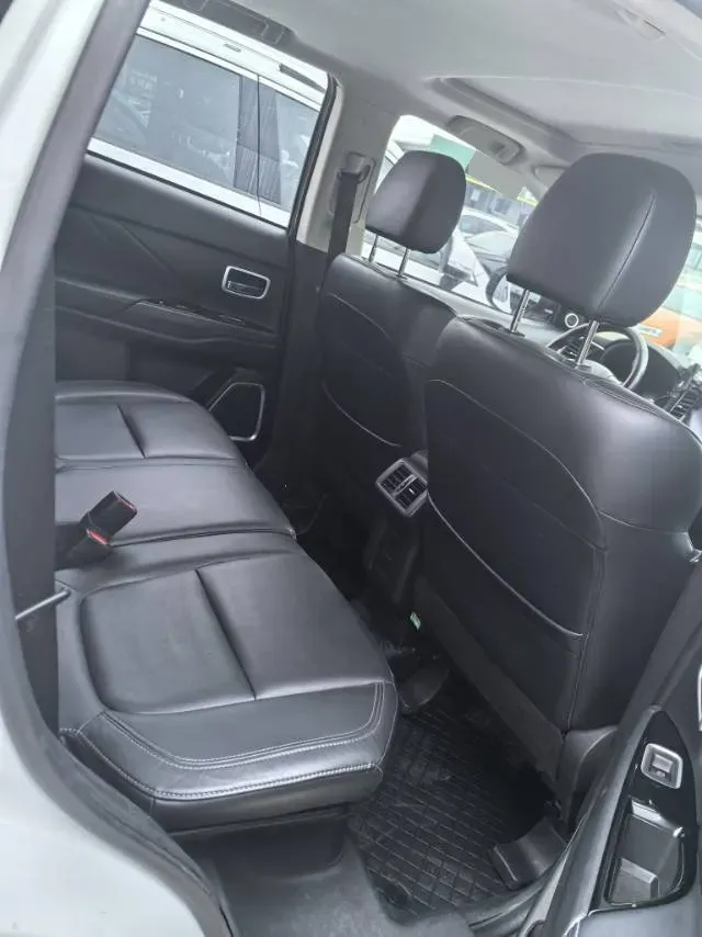 2019 Mitsubishi Outlander 2.0L 166HP L4 CVT,autocango,china used car exporter,china ev exporter,chinese used car exporter,chinese used ev exporter