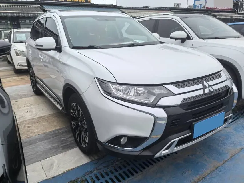 2019 Mitsubishi Outlander 2.0L 166HP L4 CVT,autocango,china used car exporter,china ev exporter,chinese used car exporter,chinese used ev exporter