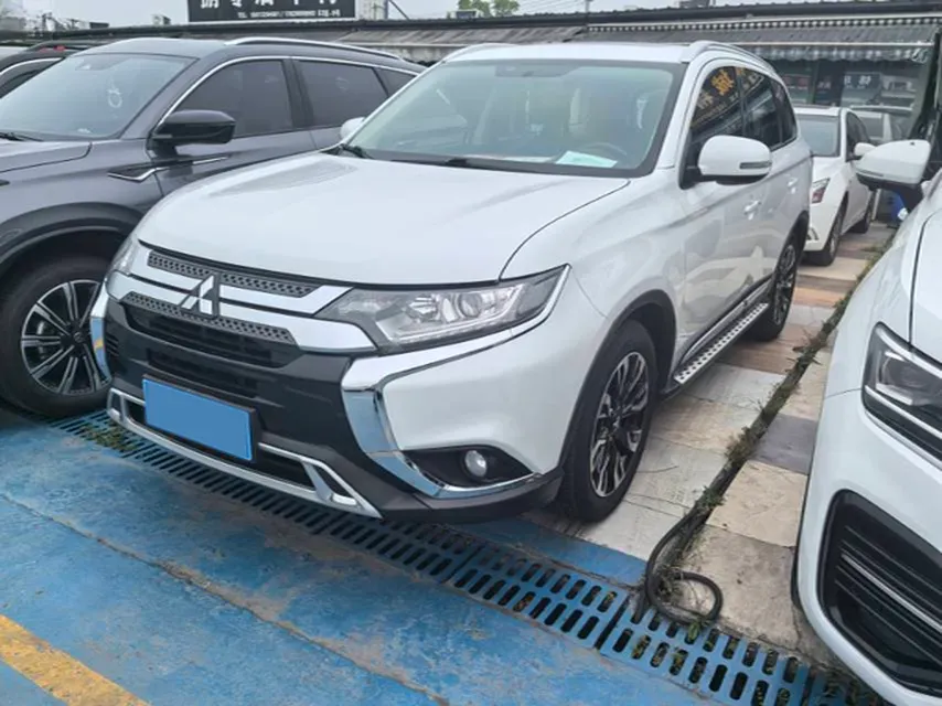 2019 Mitsubishi Outlander 2.0L 166HP L4 CVT,autocango,china used car exporter,china ev exporter,chinese used car exporter,chinese used ev exporter