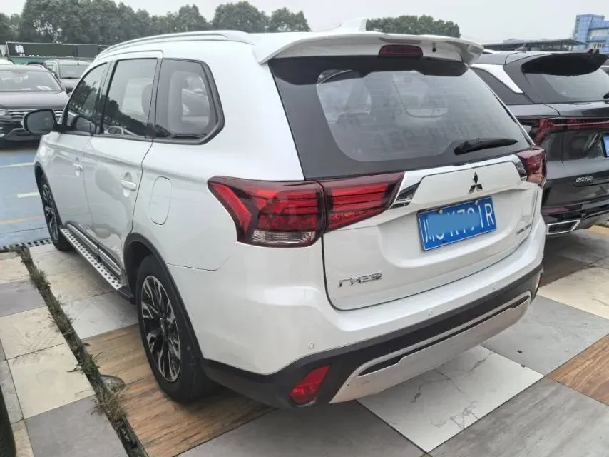 2019 Mitsubishi Outlander 2.0L 166HP L4 CVT,autocango,china used car exporter,china ev exporter,chinese used car exporter,chinese used ev exporter