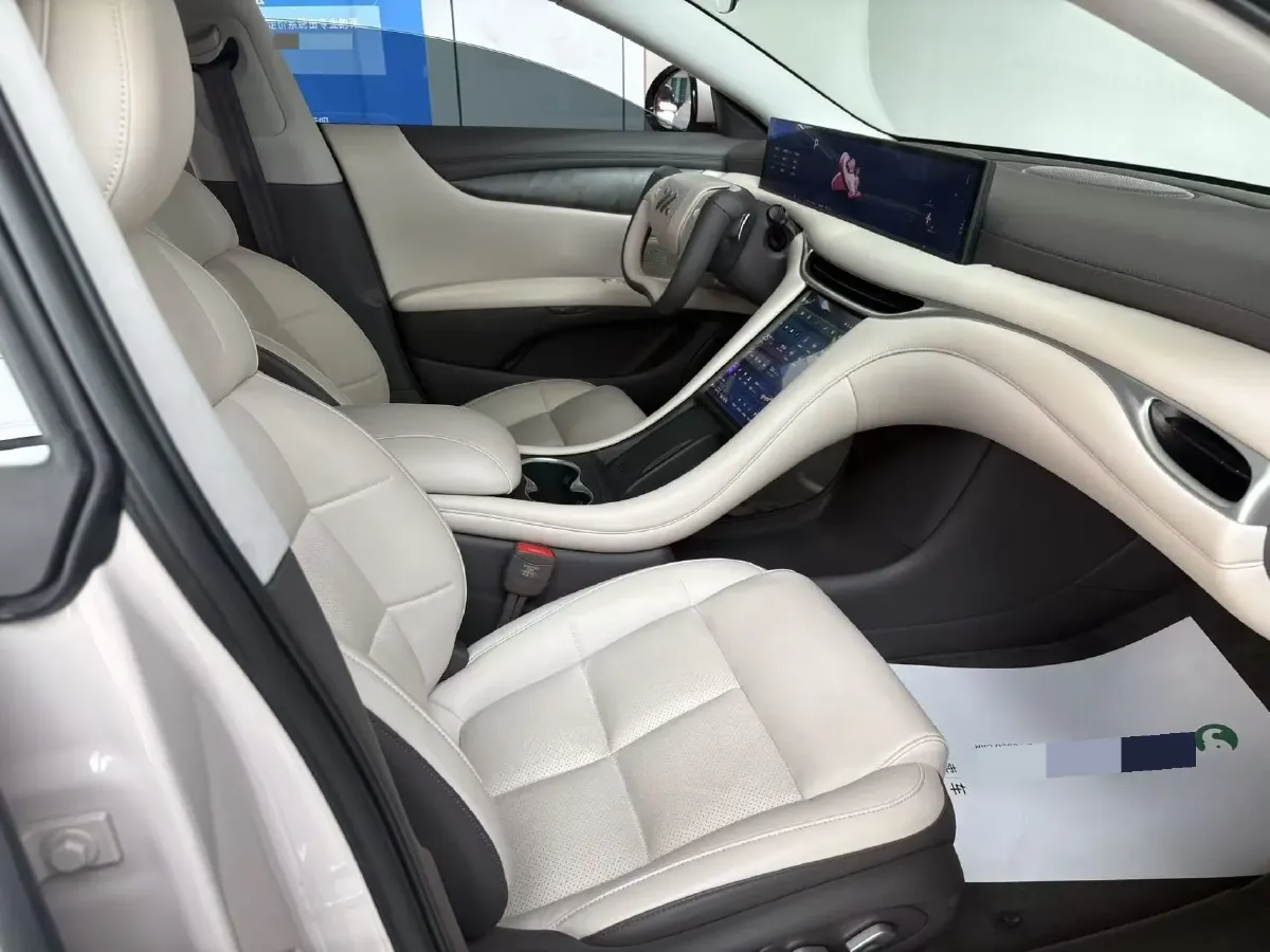 2024 IM L6 BEV 83KWH,autocango,china used car exporter,china ev exporter,chinese used car exporter,chinese used ev exporter