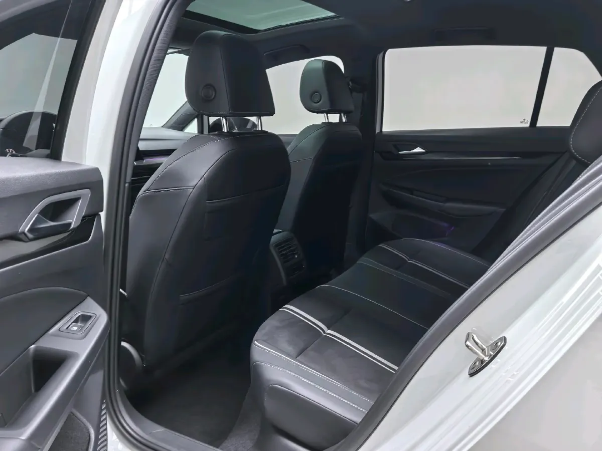 2023 Volkswagen Golf 1.4T 150HP L4 7DCT,autocango,china used car exporter,china ev exporter,chinese used car exporter,chinese used ev exporter