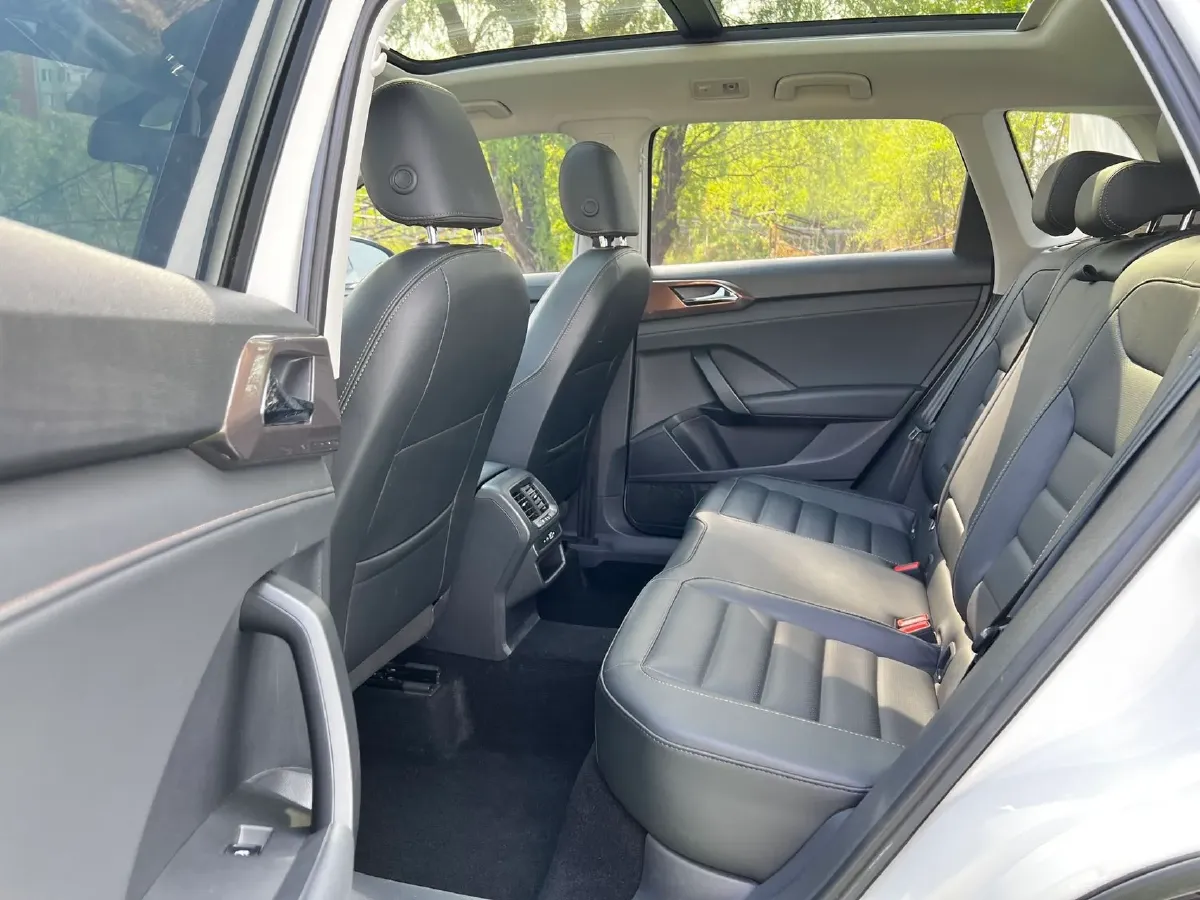 2021 Volkswagen Tharu 1.4T 150HP L4 7DCT,autocango,china used car exporter,china ev exporter,chinese used car exporter,chinese used ev exporter