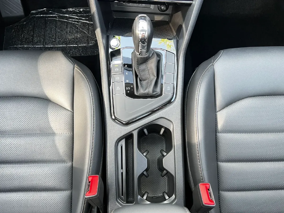 2021 Volkswagen Tharu 1.4T 150HP L4 7DCT,autocango,china used car exporter,china ev exporter,chinese used car exporter,chinese used ev exporter