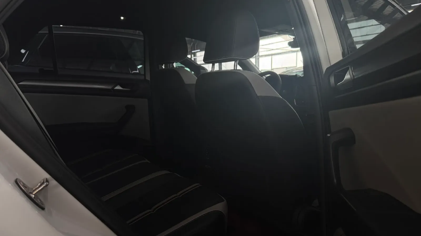 2023 Volkswagen T-Roc 1.5T 160HP L4 7DCT,autocango,china used car exporter,china ev exporter,chinese used car exporter,chinese used ev exporter