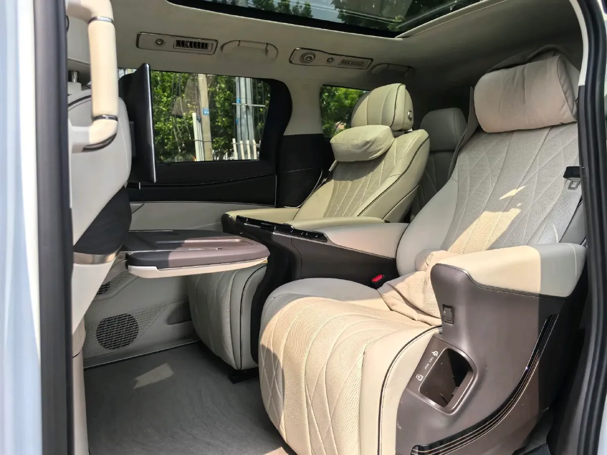 2024 Denza D9 1.5T 139HP L4 E-CVT PHEV 40KWH,autocango,china used car exporter,china ev exporter,chinese used car exporter,chinese used ev exporter