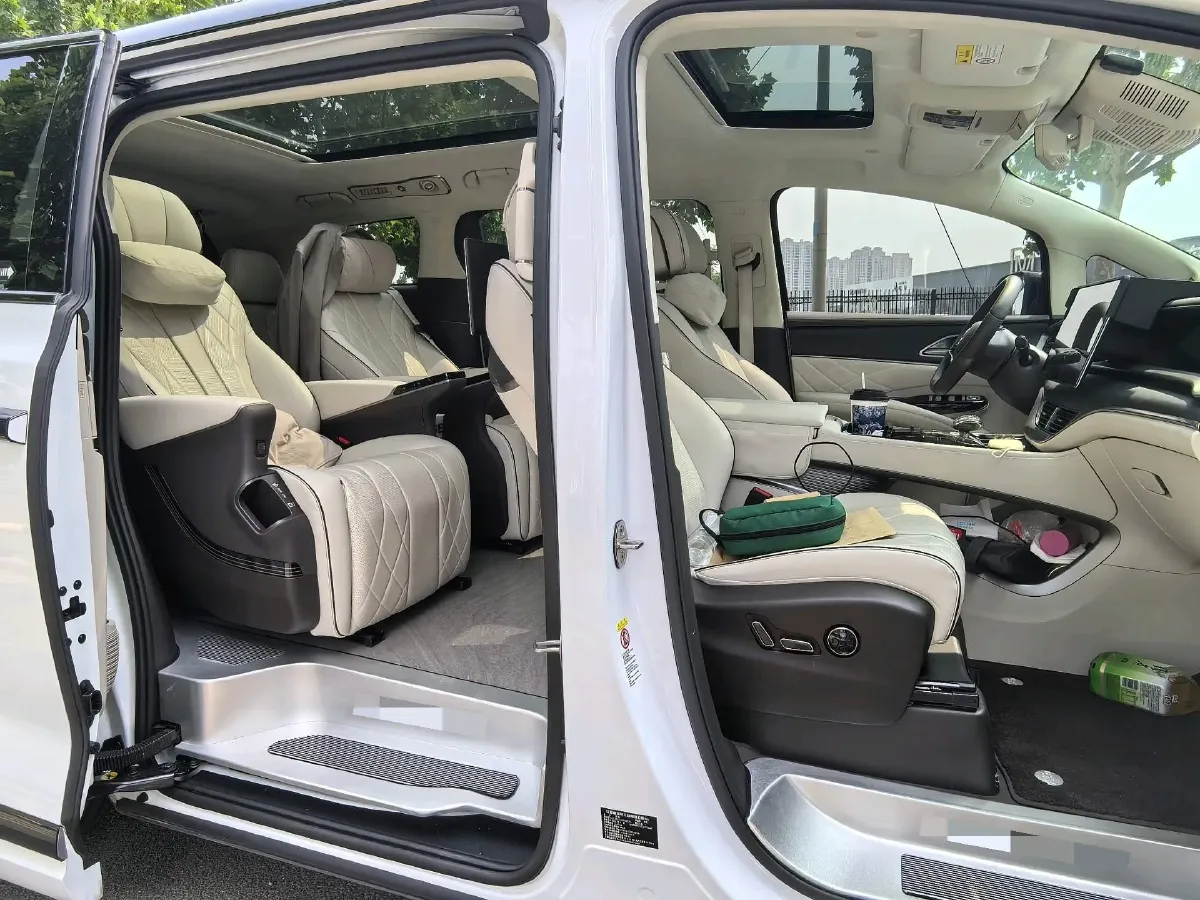 2024 Denza D9 1.5T 139HP L4 E-CVT PHEV 40KWH,autocango,china used car exporter,china ev exporter,chinese used car exporter,chinese used ev exporter