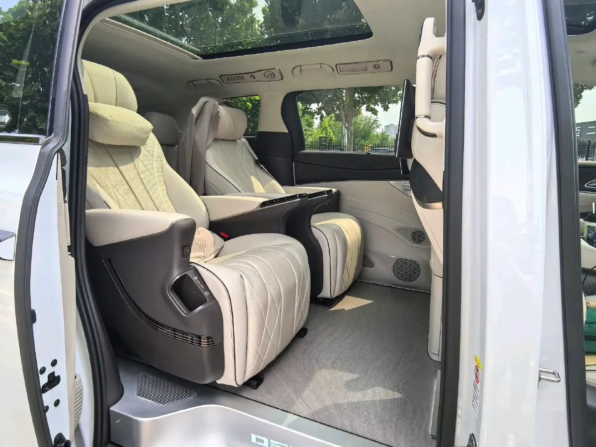2024 Denza D9 1.5T 139HP L4 E-CVT PHEV 40KWH,autocango,china used car exporter,china ev exporter,chinese used car exporter,chinese used ev exporter