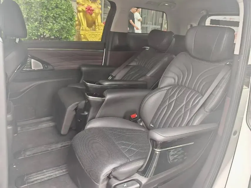 2024 GAC Trumpchi M8 2.0T 252HP L4 8AT,autocango,china used car exporter,china ev exporter,chinese used car exporter,chinese used ev exporter