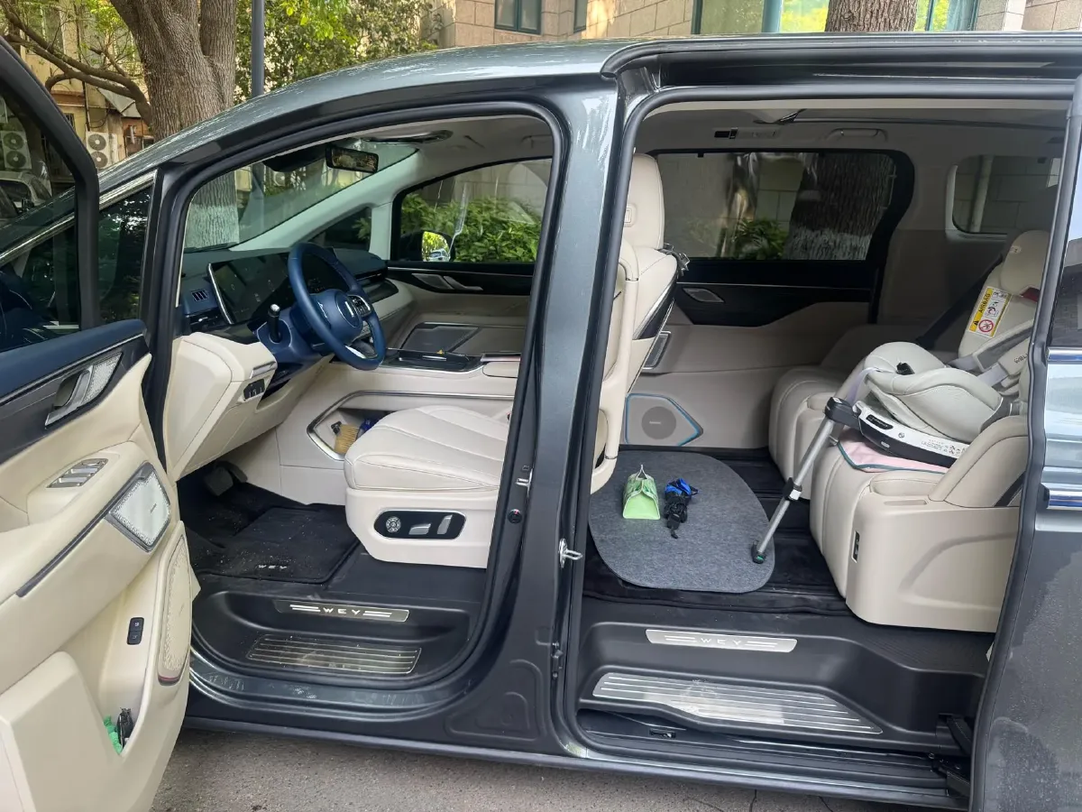 2024 Voyah ZhuiGuang 1.5T 136HP L4 PHEV 43KWH,autocango,china used car exporter,china ev exporter,chinese used car exporter,chinese used ev exporter