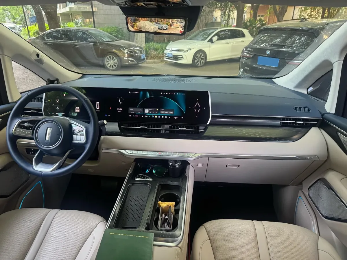 2024 Voyah ZhuiGuang 1.5T 136HP L4 PHEV 43KWH,autocango,china used car exporter,china ev exporter,chinese used car exporter,chinese used ev exporter