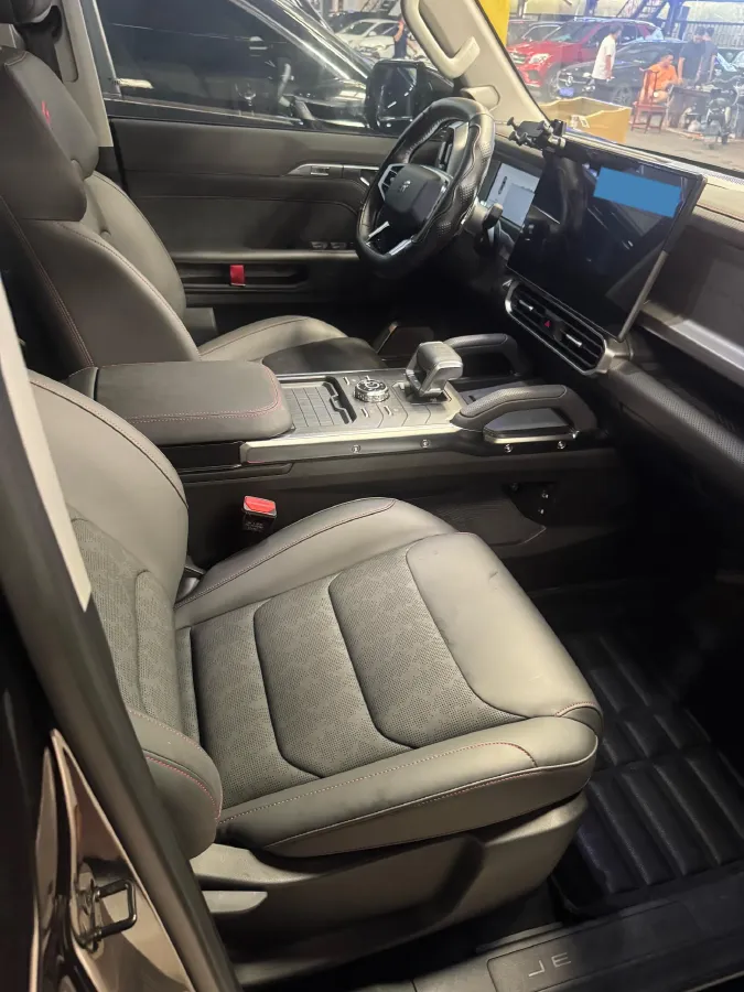 2023 Jetour Traveller 1.5T 184HP L4 7DCT,autocango,china used car exporter,china ev exporter,chinese used car exporter,chinese used ev exporter