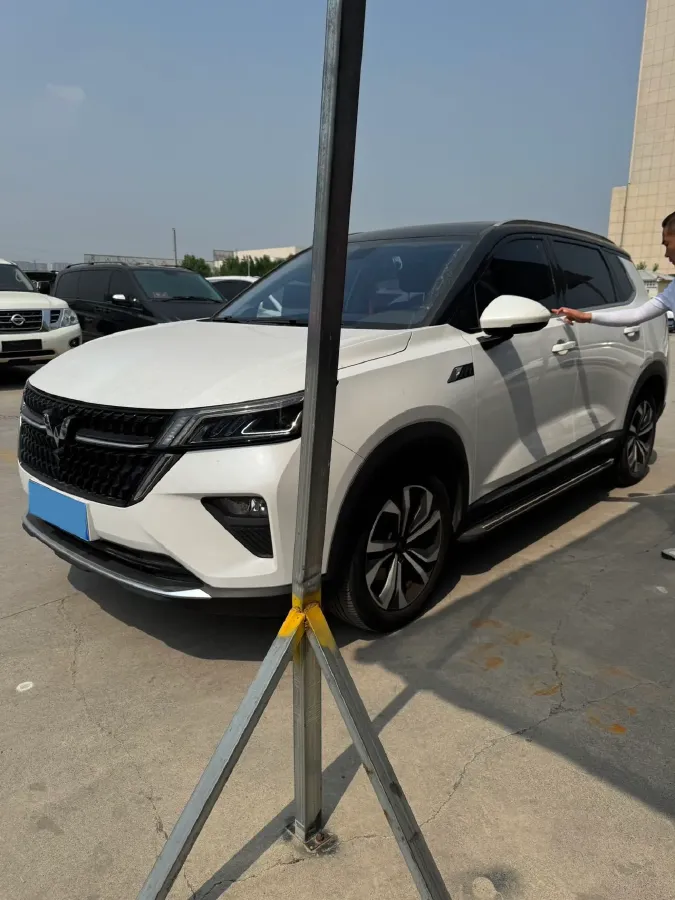 2019 BaoJun 730 1.5T 151HP L4 CVT,autocango,china used car exporter,china ev exporter,chinese used car exporter,chinese used ev exporter