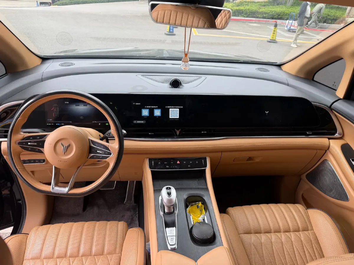 2022 Voyah Dream 1.5T 136HP L4 PHEV 25.57KWH,autocango,china used car exporter,china ev exporter,chinese used car exporter,chinese used ev exporter