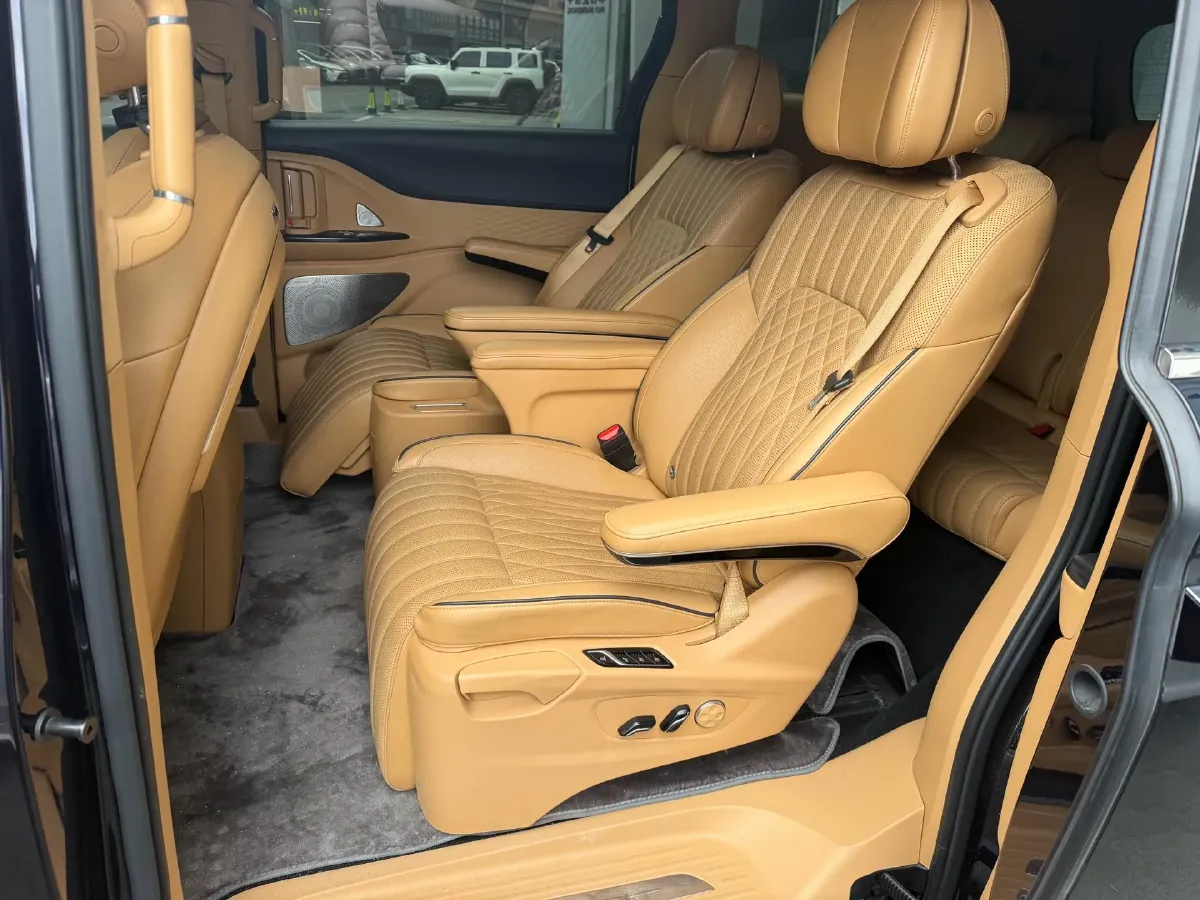 2022 Voyah Dream 1.5T 136HP L4 PHEV 25.57KWH,autocango,china used car exporter,china ev exporter,chinese used car exporter,chinese used ev exporter