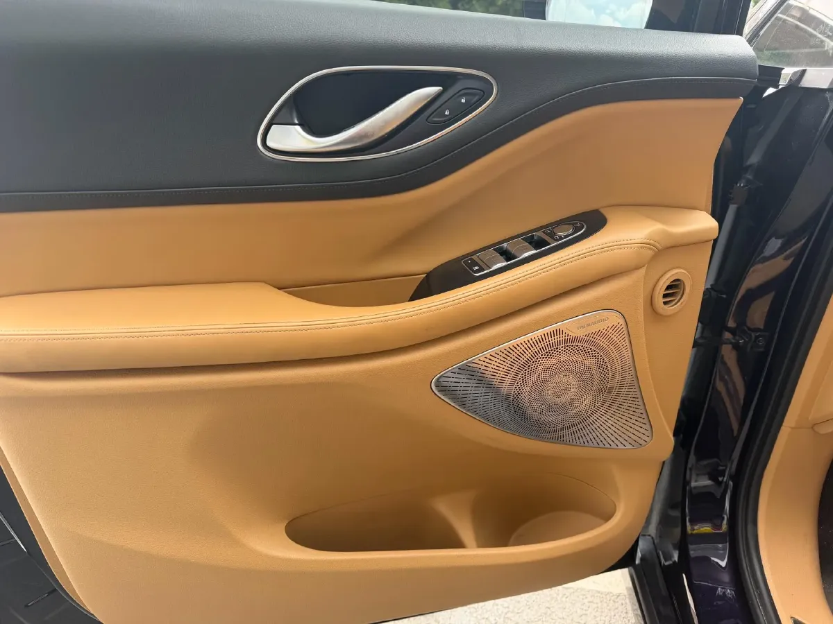 2022 Voyah Dream 1.5T 136HP L4 PHEV 25.57KWH,autocango,china used car exporter,china ev exporter,chinese used car exporter,chinese used ev exporter