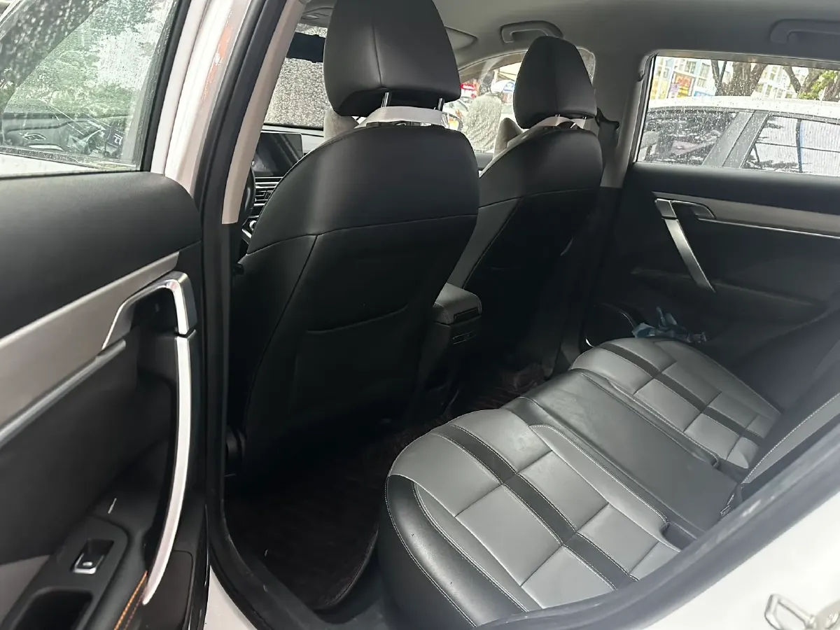 2023 Geely Coolray 1.5T 181HP L4 7DCT,autocango,china used car exporter,china ev exporter,chinese used car exporter,chinese used ev exporter