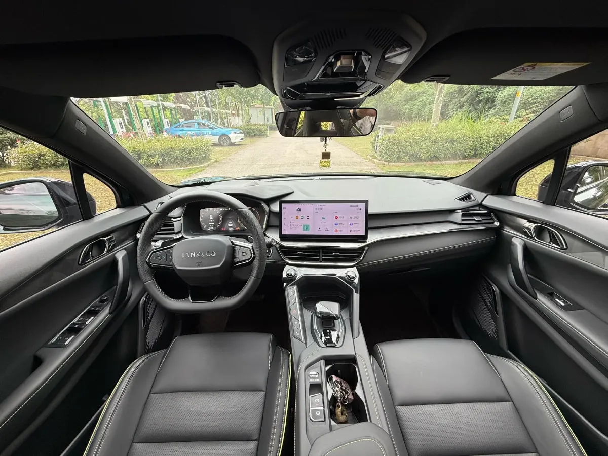 2023 LYNK&CO 03 1.5T 181HP L4 7DCT,autocango,china used car exporter,china ev exporter,chinese used car exporter,chinese used ev exporter