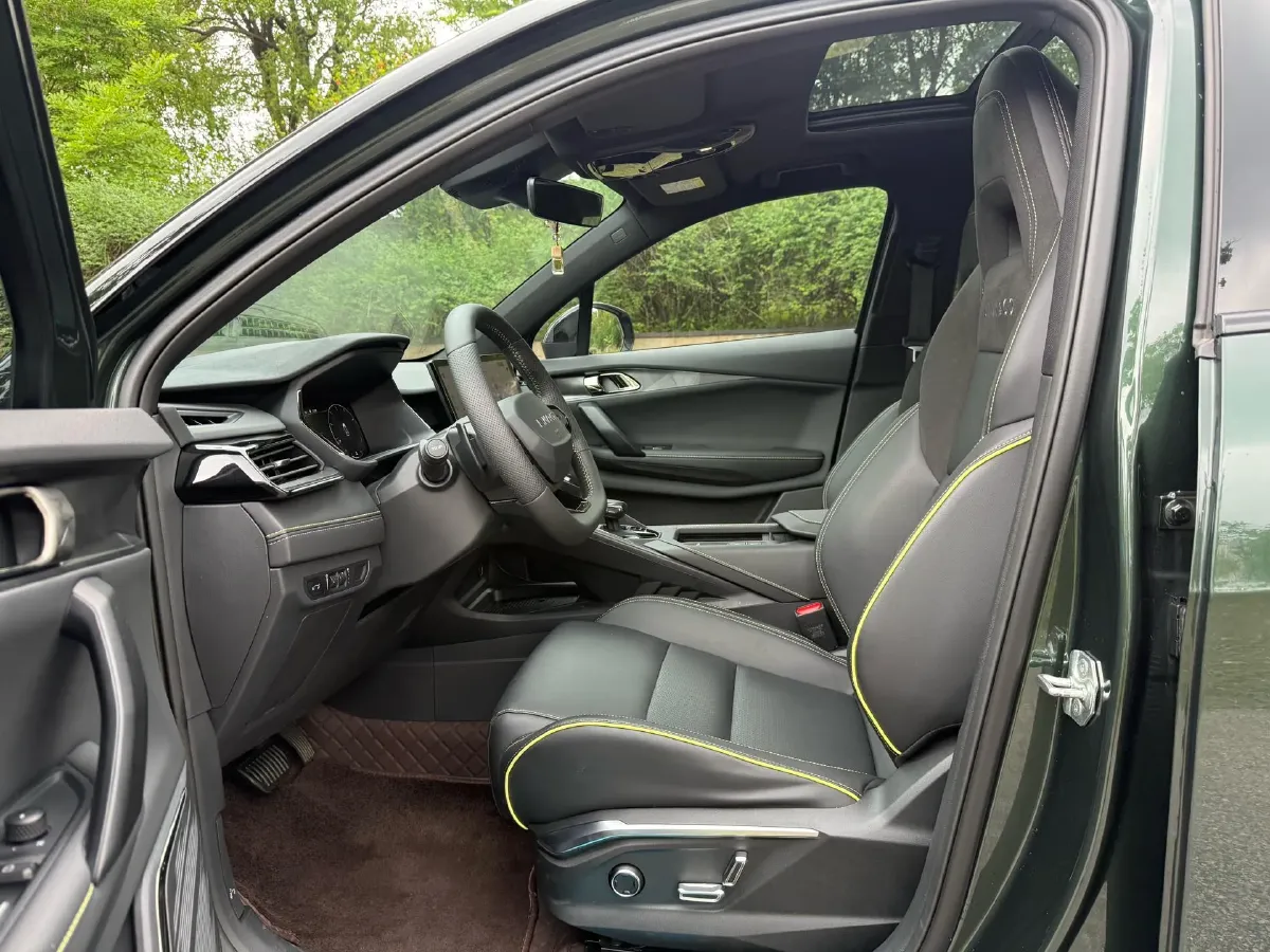 2023 LYNK&CO 03 1.5T 181HP L4 7DCT,autocango,china used car exporter,china ev exporter,chinese used car exporter,chinese used ev exporter