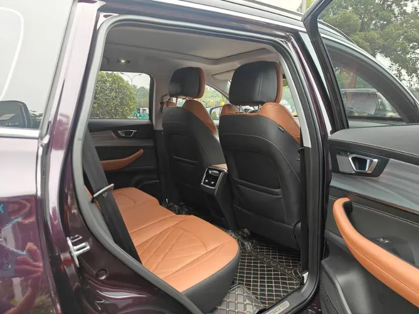 2021 Chery Tiggo 8 Plus 1.6T 197HP L4 7DCT,autocango,china used car exporter,china ev exporter,chinese used car exporter,chinese used ev exporter