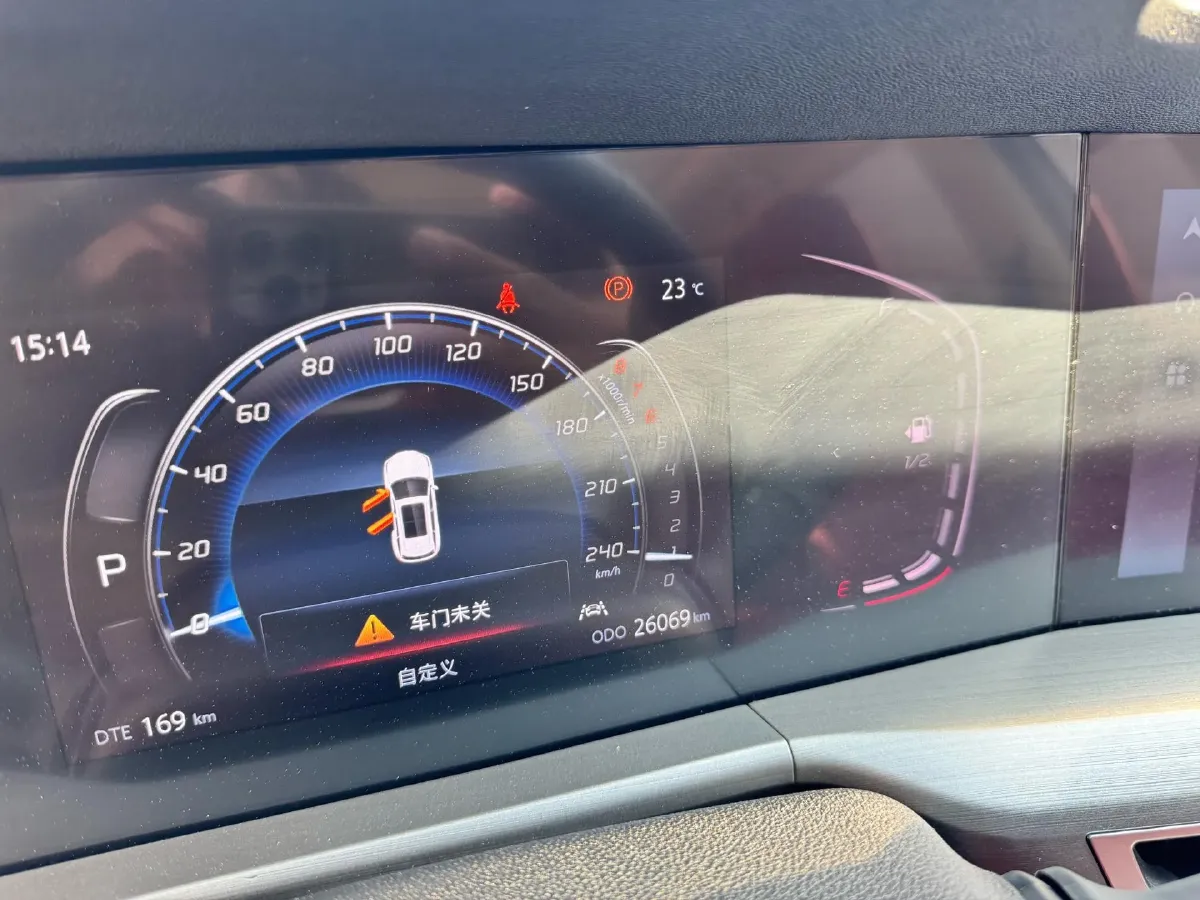 2022 ChangAn CS75 Plus 1.5T 178HP L4 6AT,autocango,china used car exporter,china ev exporter,chinese used car exporter,chinese used ev exporter