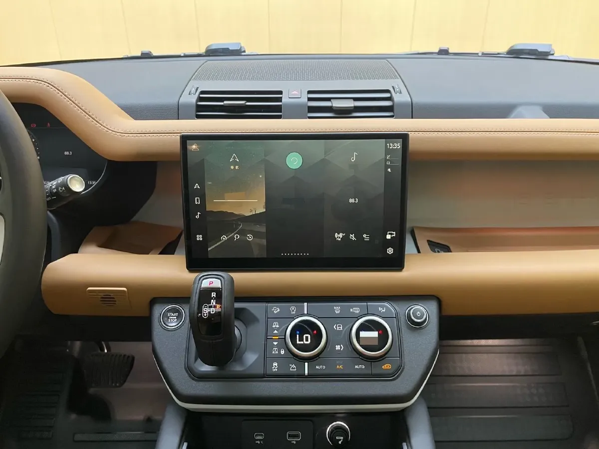 2023 Land Rover Defender 3.0T 400HP L6 8AT,autocango,china used car exporter,china ev exporter,chinese used car exporter,chinese used ev exporter