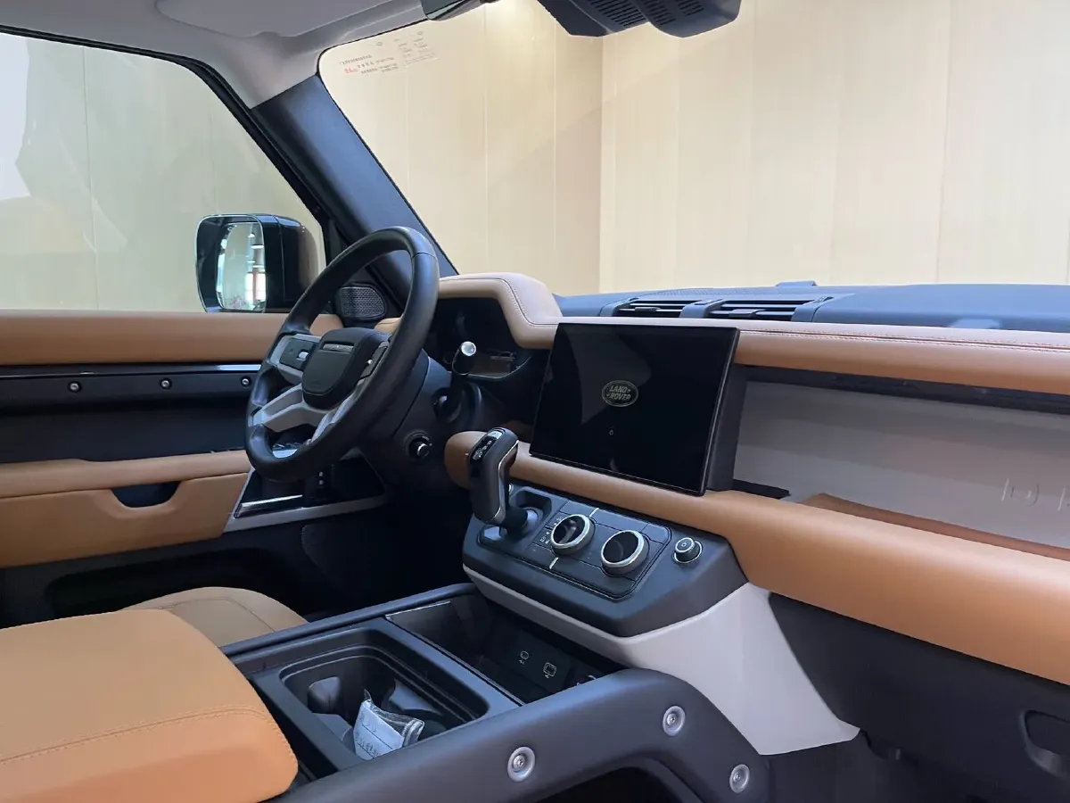 2023 Land Rover Defender 3.0T 400HP L6 8AT,autocango,china used car exporter,china ev exporter,chinese used car exporter,chinese used ev exporter