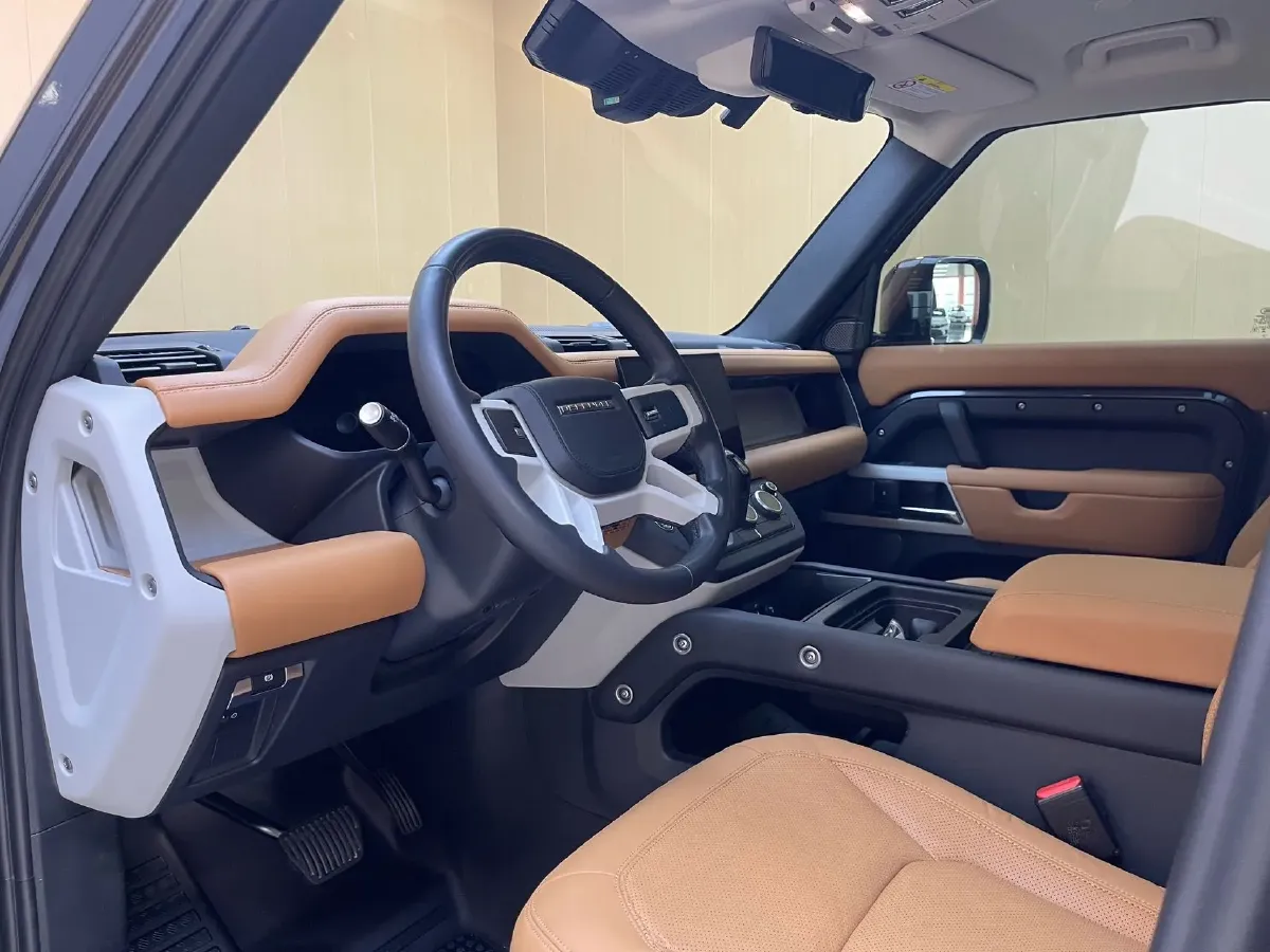 2023 Land Rover Defender 3.0T 400HP L6 8AT,autocango,china used car exporter,china ev exporter,chinese used car exporter,chinese used ev exporter