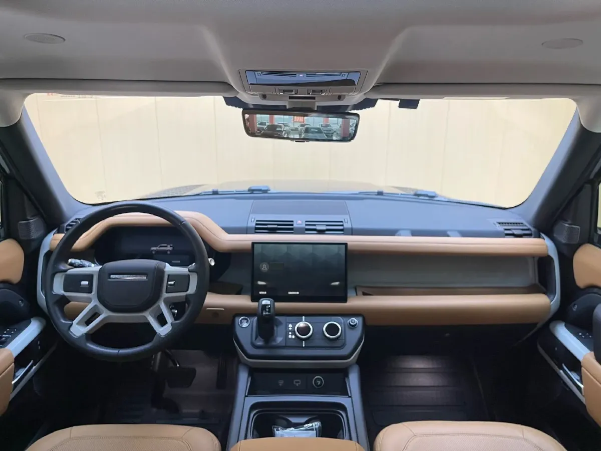 2023 Land Rover Defender 3.0T 400HP L6 8AT,autocango,china used car exporter,china ev exporter,chinese used car exporter,chinese used ev exporter