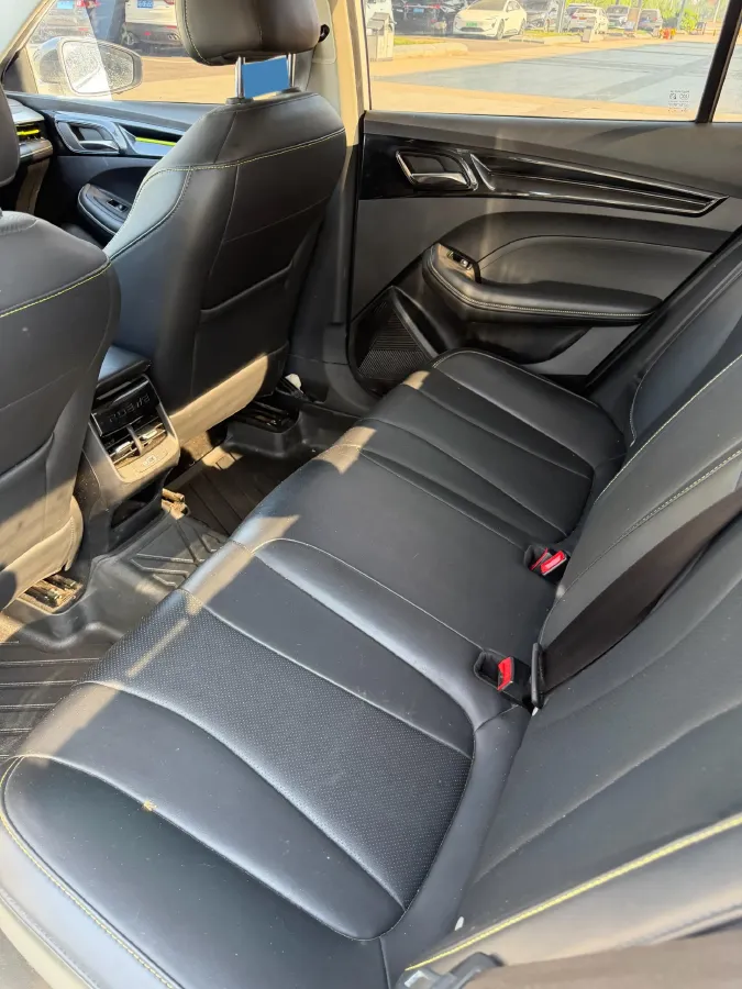 2021 Roewe i5 1.5L 120HP L4 CVT,autocango,china used car exporter,china ev exporter,chinese used car exporter,chinese used ev exporter