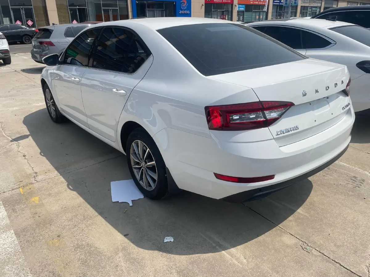 2022 Skoda Octavia 1.5L 113HP L4 6AT,autocango,china used car exporter,china ev exporter,chinese used car exporter,chinese used ev exporter