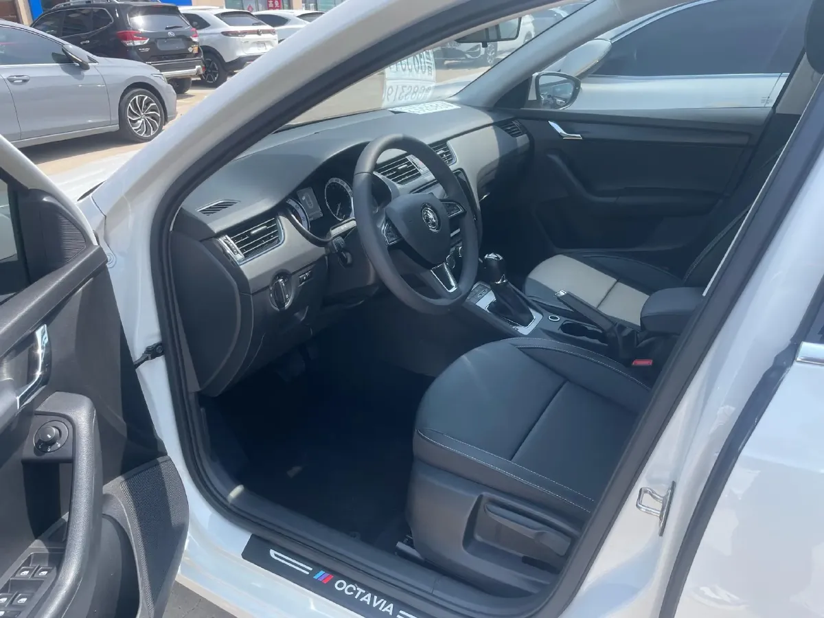 2022 Skoda Octavia 1.5L 113HP L4 6AT,autocango,china used car exporter,china ev exporter,chinese used car exporter,chinese used ev exporter