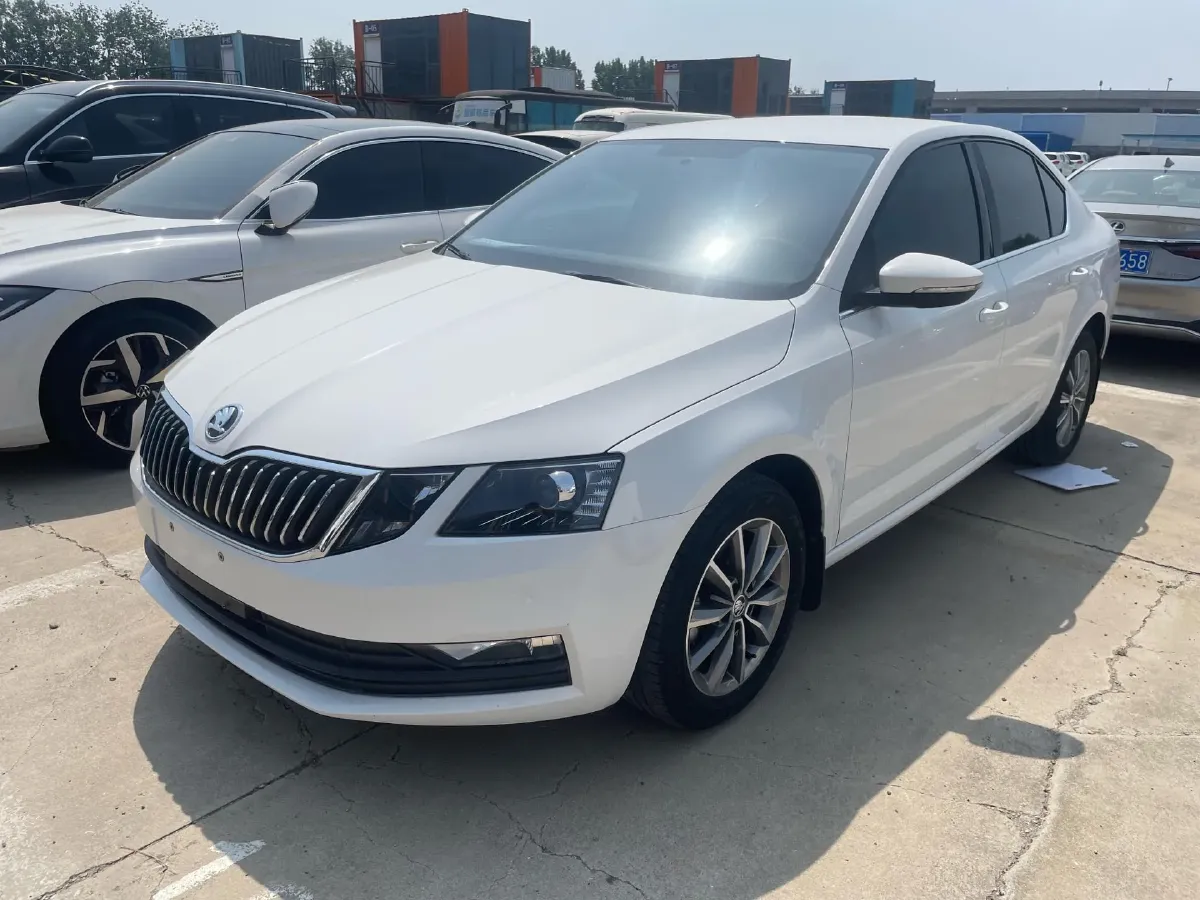 2022 Skoda Octavia 1.5L 113HP L4 6AT,autocango,china used car exporter,china ev exporter,chinese used car exporter,chinese used ev exporter