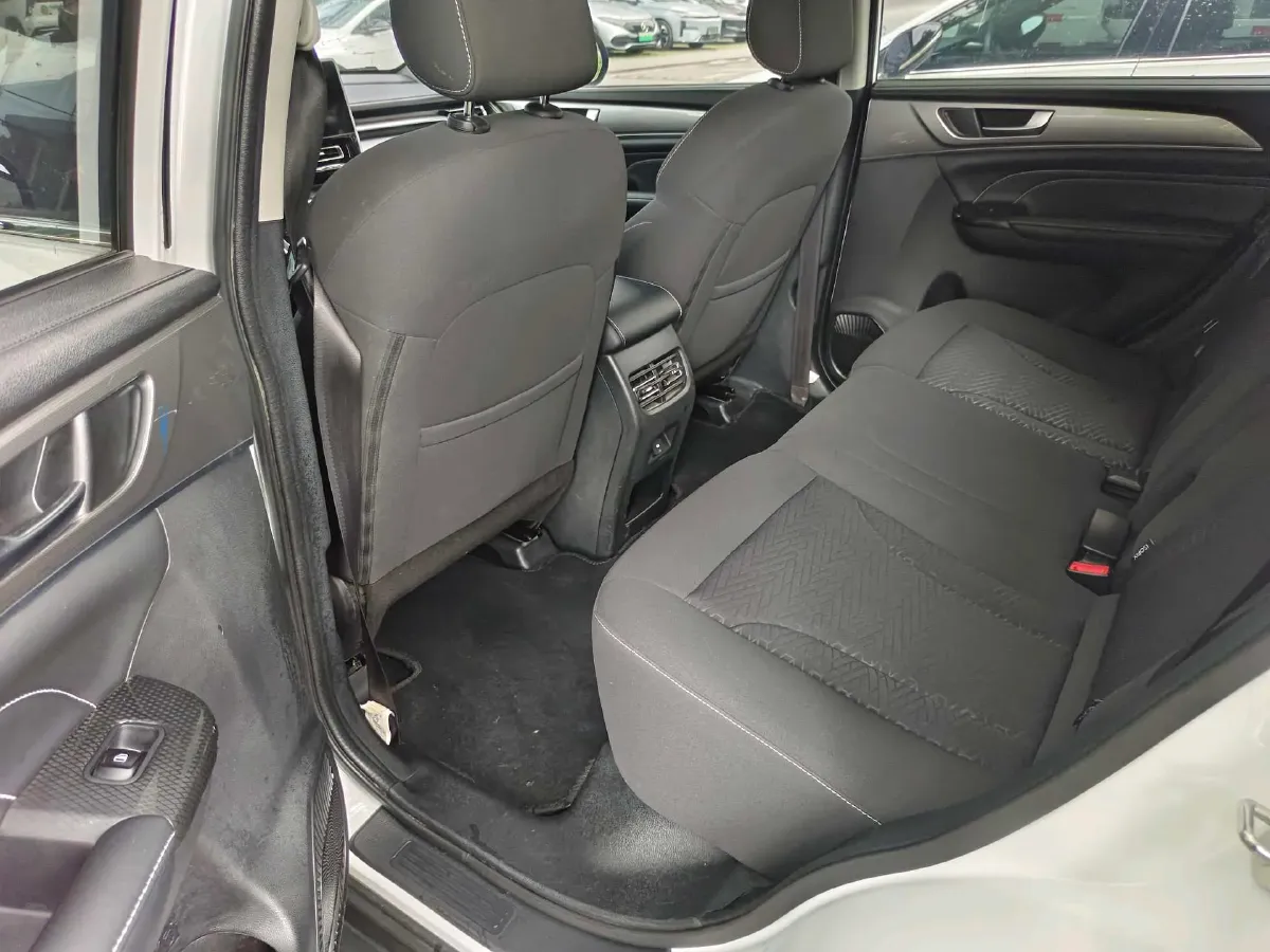 2023 Haval M6 1.5T 150HP L4 7DCT,autocango,china used car exporter,china ev exporter,chinese used car exporter,chinese used ev exporter