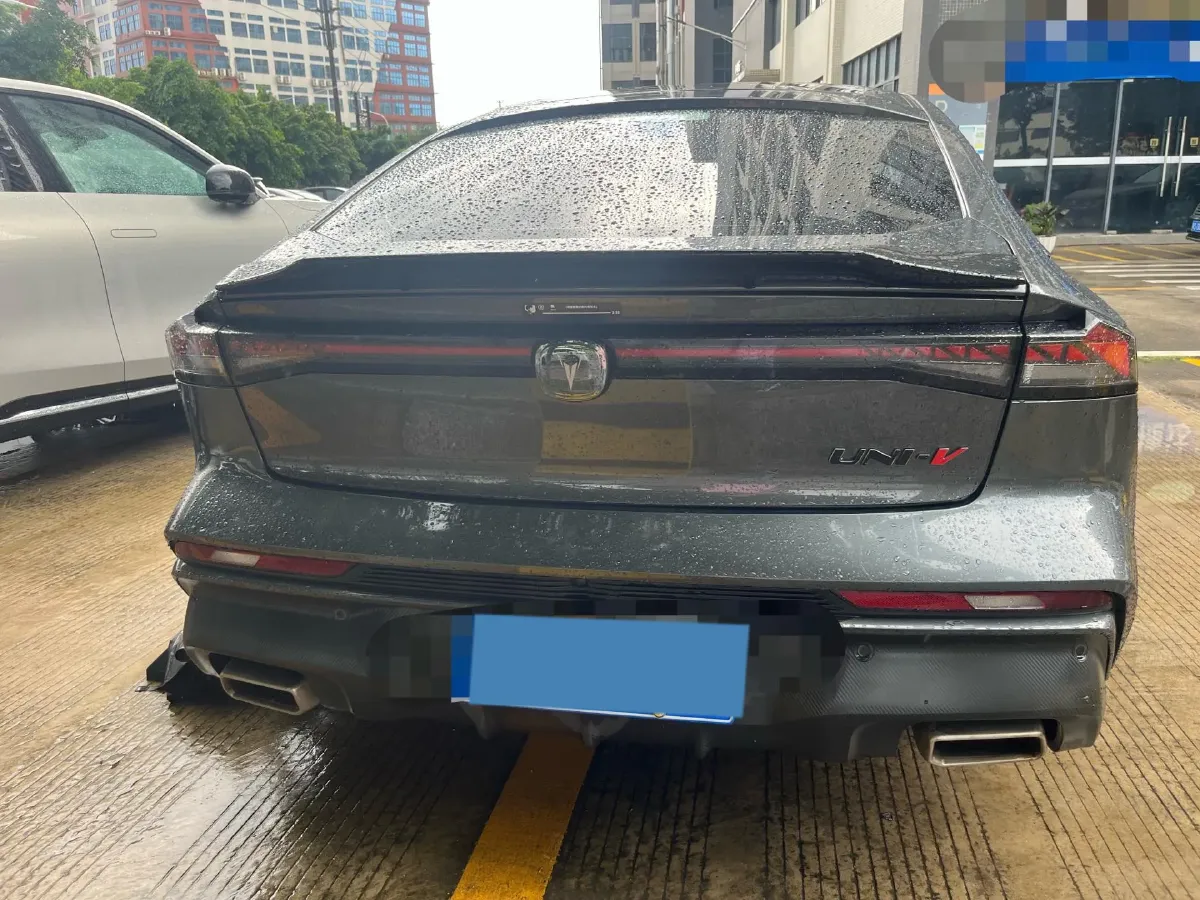 2024 ChangAn UNI-V 1.5T 188HP L4 7DCT,autocango,china used car exporter,china ev exporter,chinese used car exporter,chinese used ev exporter