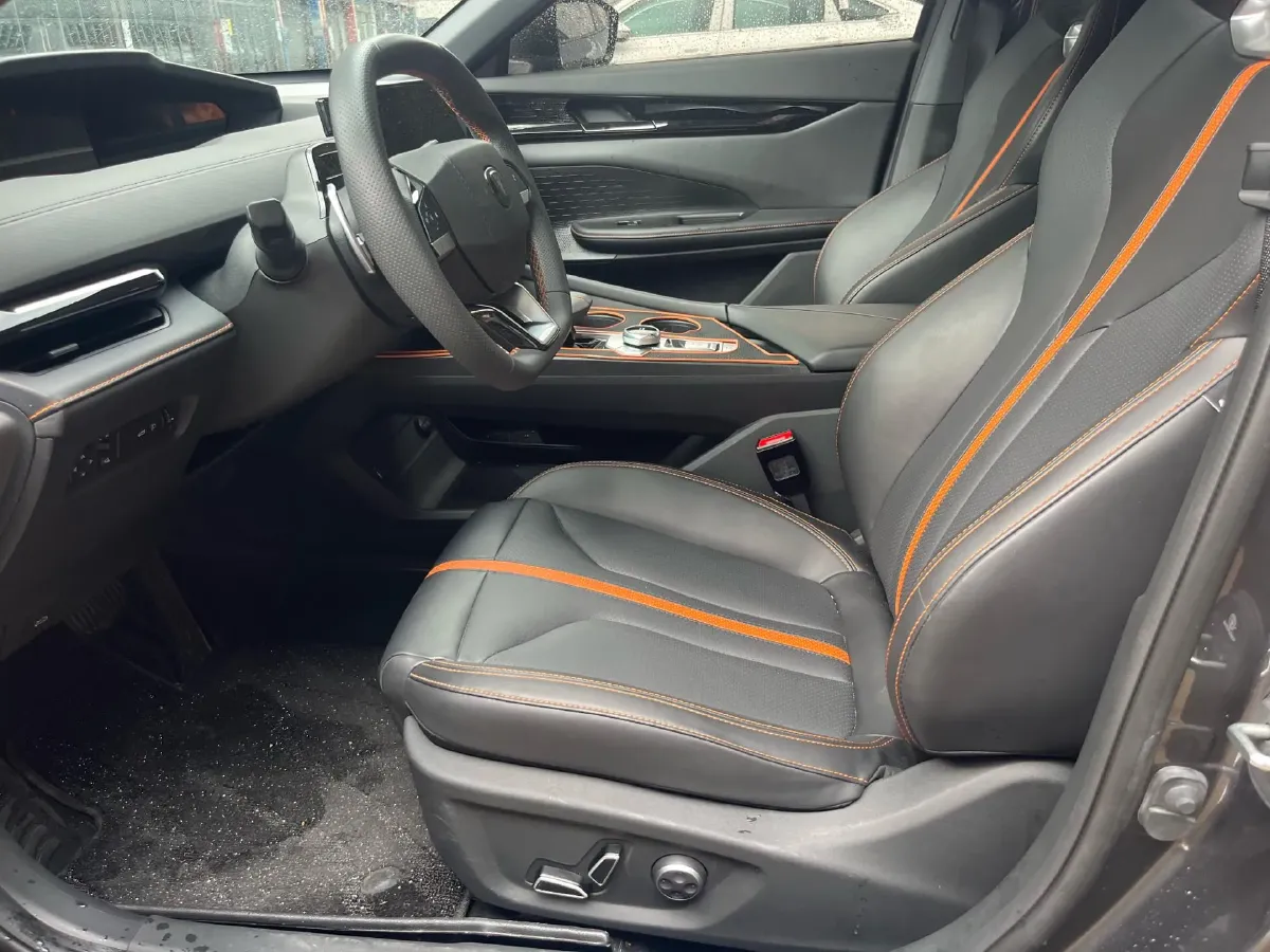 2024 ChangAn UNI-V 1.5T 188HP L4 7DCT,autocango,china used car exporter,china ev exporter,chinese used car exporter,chinese used ev exporter