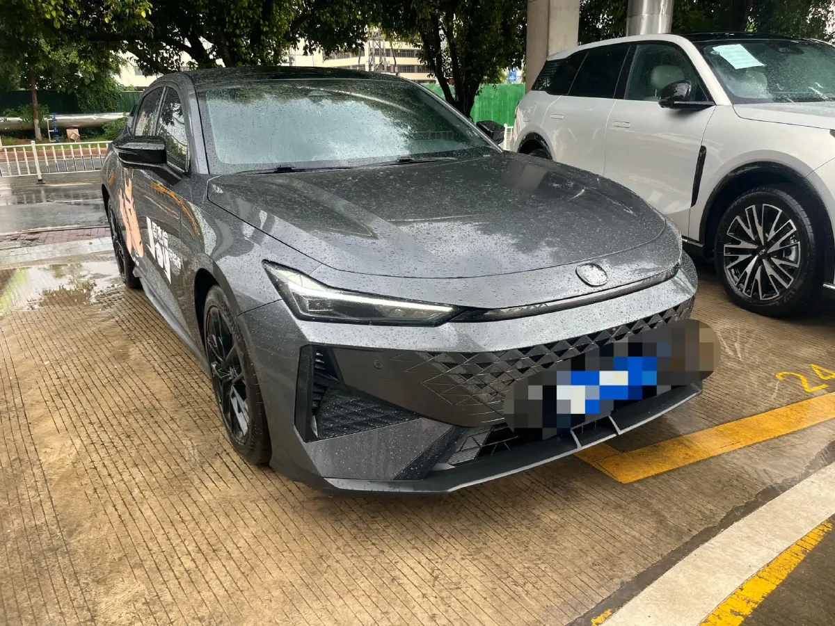 2024 ChangAn UNI-V 1.5T 188HP L4 7DCT,autocango,china used car exporter,china ev exporter,chinese used car exporter,chinese used ev exporter