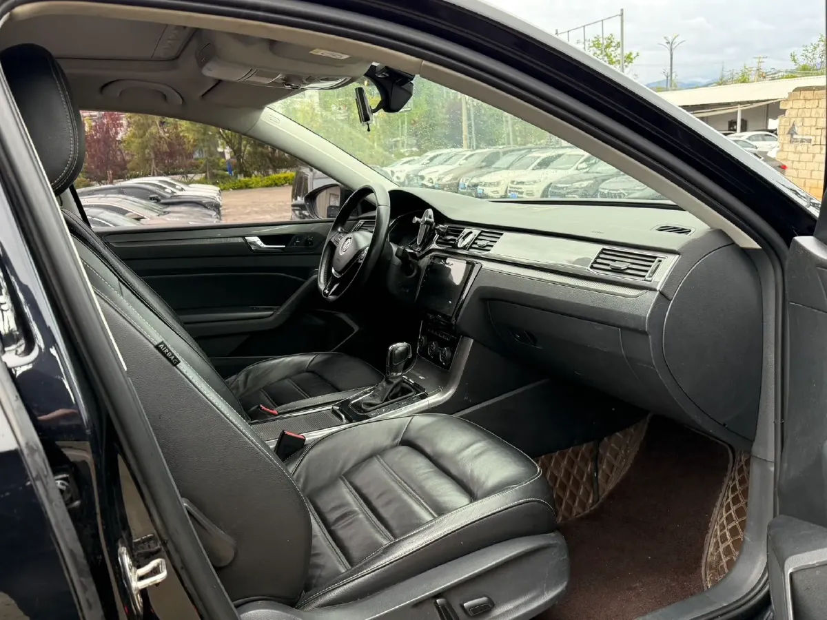 2017 Volkswagen Passat 1.8T 180HP L4 7DCT,autocango,china used car exporter,china ev exporter,chinese used car exporter,chinese used ev exporter
