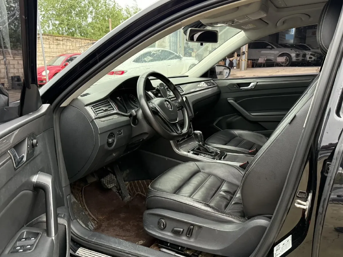 2017 Volkswagen Passat 1.8T 180HP L4 7DCT,autocango,china used car exporter,china ev exporter,chinese used car exporter,chinese used ev exporter