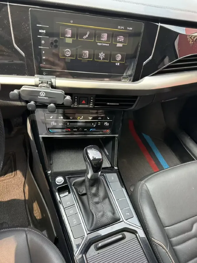 2020 Volkswagen Passat 2.0T 186HP L4 7DCT,autocango,china used car exporter,china ev exporter,chinese used car exporter,chinese used ev exporter